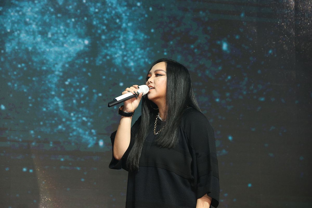 2019年6月27日,台北,明星出席"完美世界"上市记者会.张惠妹