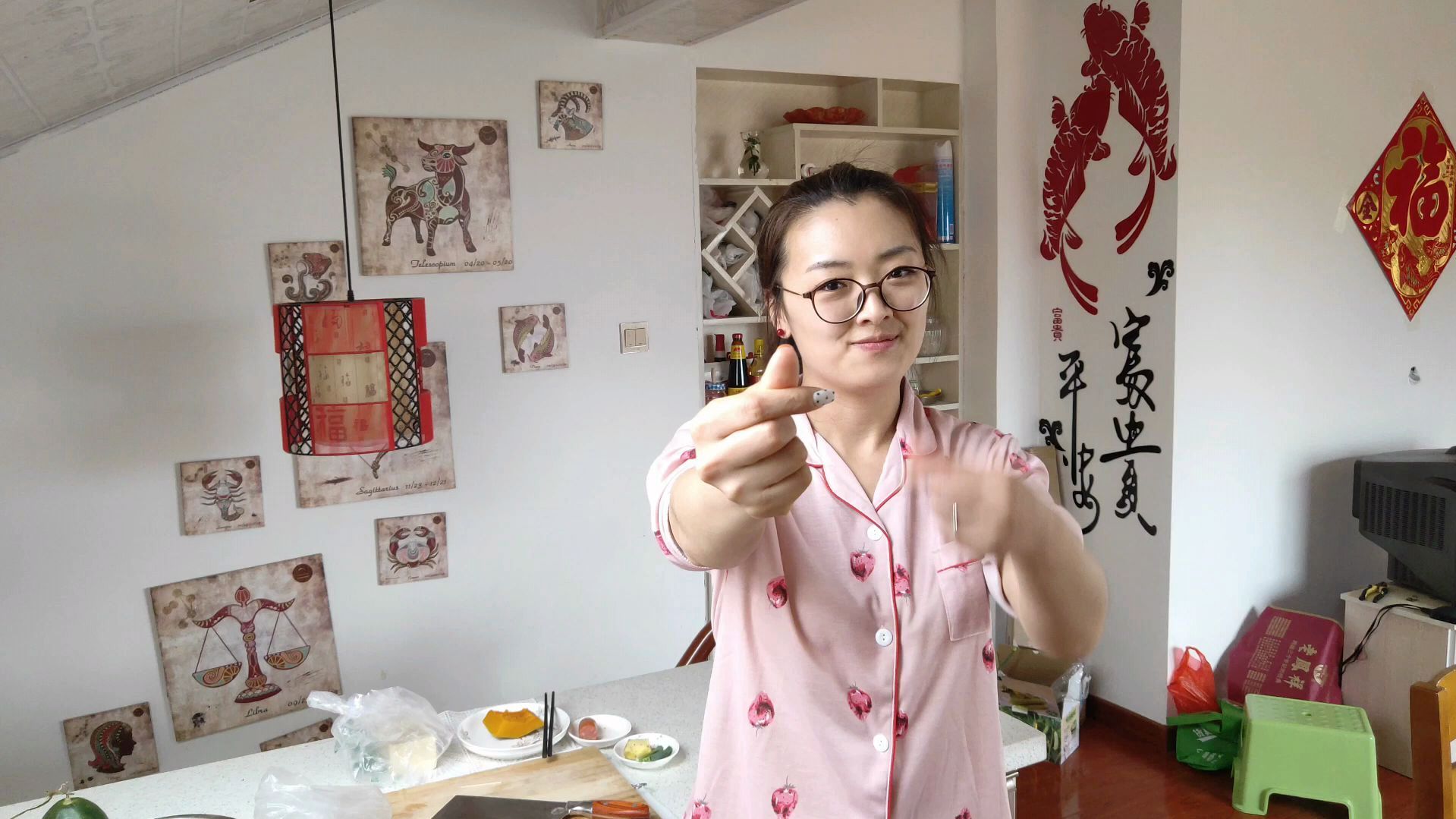 做海鲜南瓜豆腐汤跳比心舞,小鹿心情美美哒!