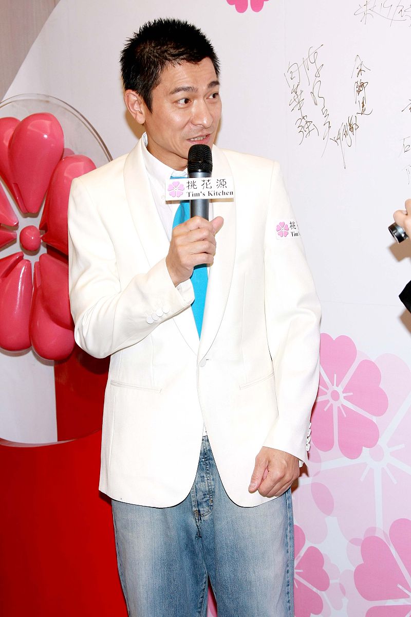 2010年6月14日,香港,桃花源置厨新店开幕.刘德华+++_+++开幕,剪彩