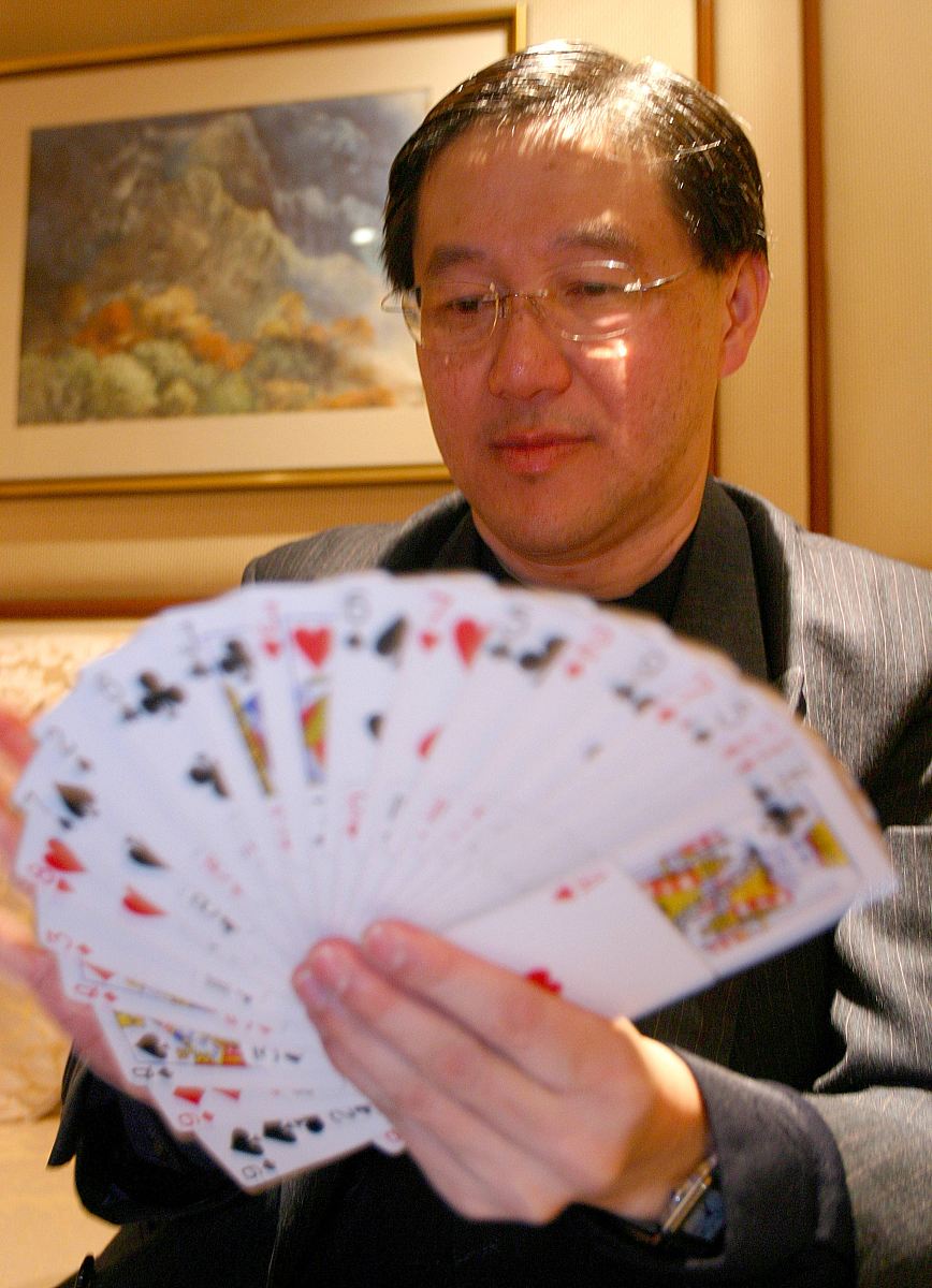 中国赌神电影：娱乐与争议并存