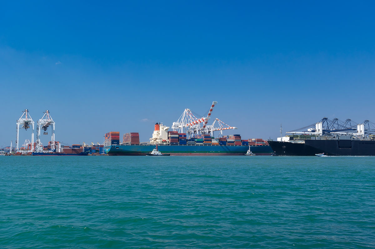 Cargo Damage Report: Damp and Overheated Goods Found in 7 Containers