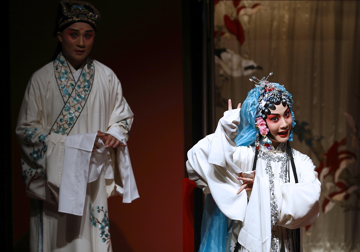 2009年7月17日,上海,《牡丹厅》在小剧场演出.***_***+++_+++昆剧,王