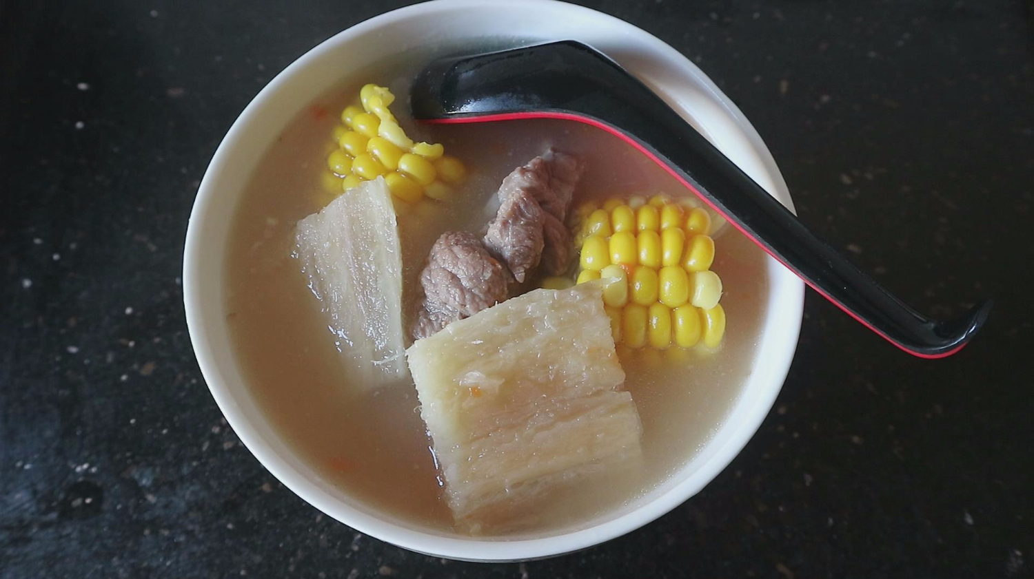 粉葛煲猪骨,广东人最常喝的一种汤,益处多多学会只需3分钟