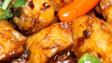 #今天吃什么#今天我们吃辣炒黑鱼喜欢请给我双击关注哦,感谢啦～ 家常做法: 1处理好的黑鱼