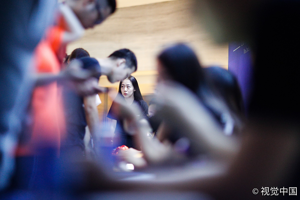 你要帮我修改我发的视频文案需要保持简洁明了能在短时间内传递精准的信息同时要富有创意和突出个性。除此之外在内容的标题和点题方面也非常关键要让受众对于视频内容有一定的预期和兴趣。此外在文案的节奏把控和调动观众互动等方面也要注意。最好有独特的语言风格和创新性的创意吸引受众的关注让受众记忆深刻。知道了之后说一声知道了我再发需要修改的文案