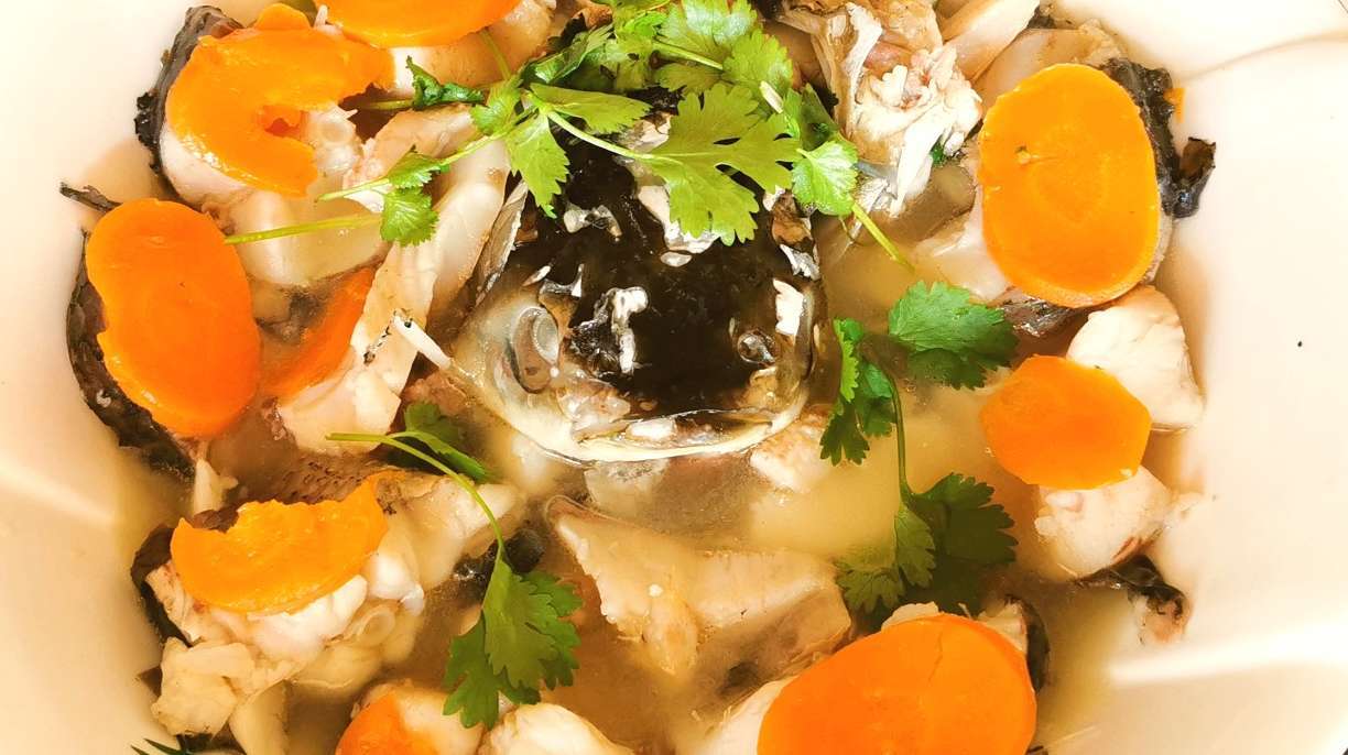 草鱼这样吃才过瘾,一锅炖下去,鲜美多汁,做法简单