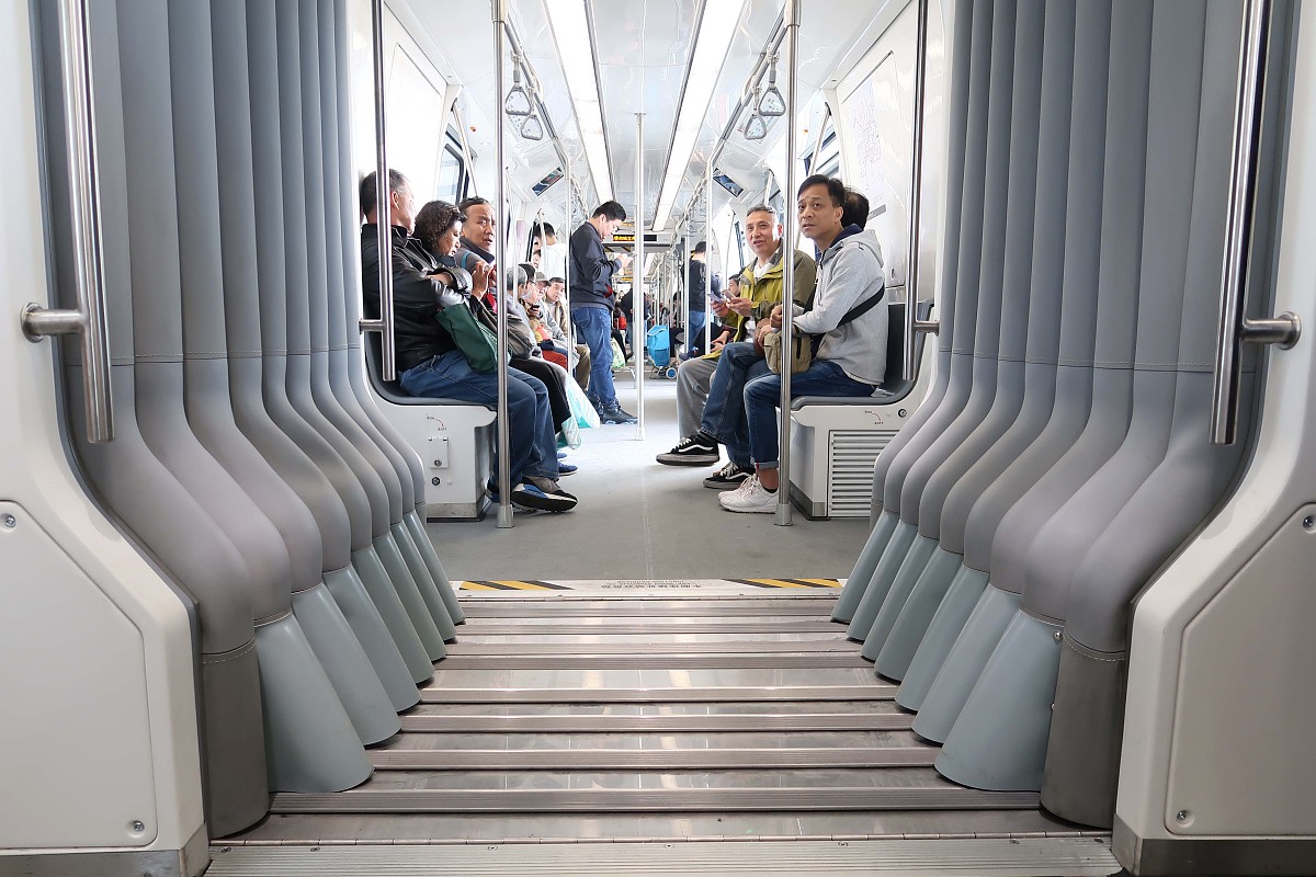 17.5米长车辆能否转弯？9.82米通道转入24米通道案例分析