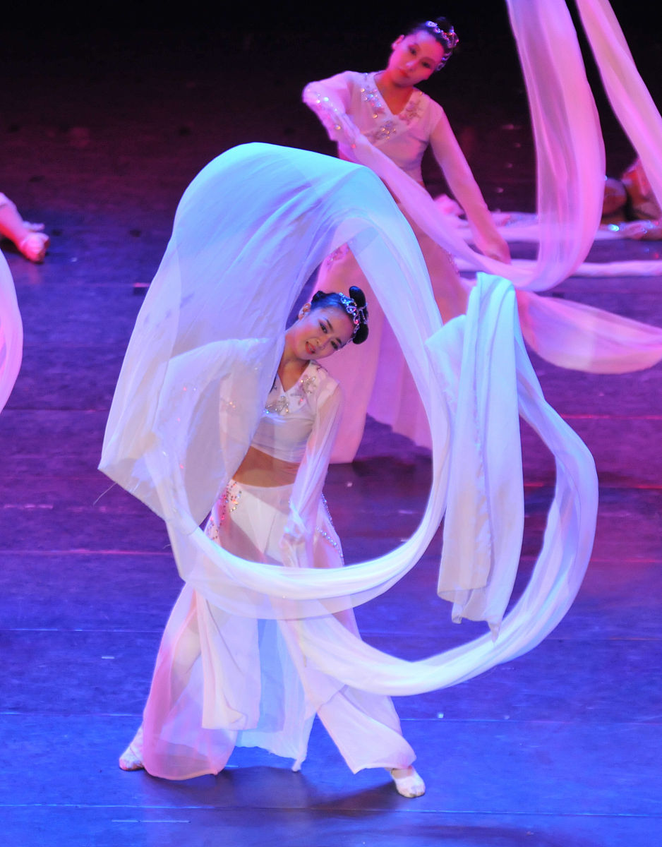 月光之舞：神里凌华与水的共鸣