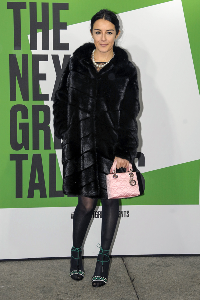 2018秋冬米兰时装周:"超杀女"莫瑞兹插兜耍帅 中美时尚女魔头张宇vs安