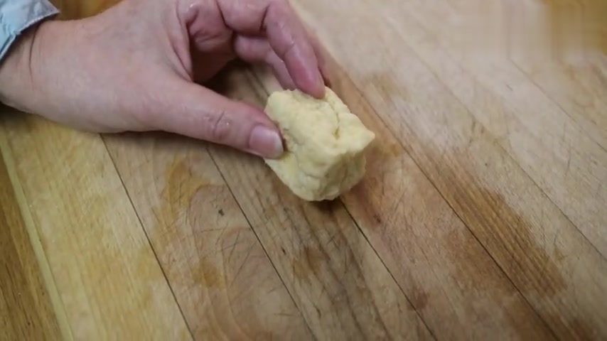 上海阿姨:黄豆芽炒油豆腐,一道非常简单又好吃的家常菜