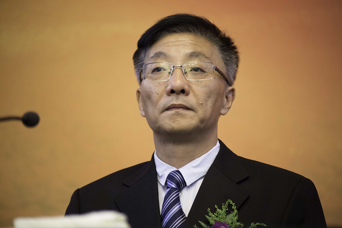 研究生录取问题某校某学科方向招收研究生指标是20人参加复试的31个人有关学生初试复试成绩学生本科就读学校和调剂学生情况见后面表格。导师中有3位教授T1T2T37位副教授T4T5T6T7T8T9T10现需要解决以下问题：1 根据初试复试成绩选拔20位学生。在选拔时为了鼓励下一年优秀学生积极报考本学科对第一志愿考生予以适当倾斜。2 根据学生意愿对导师和学生进行分配。其中教授T3今年只招2人其余每位教授