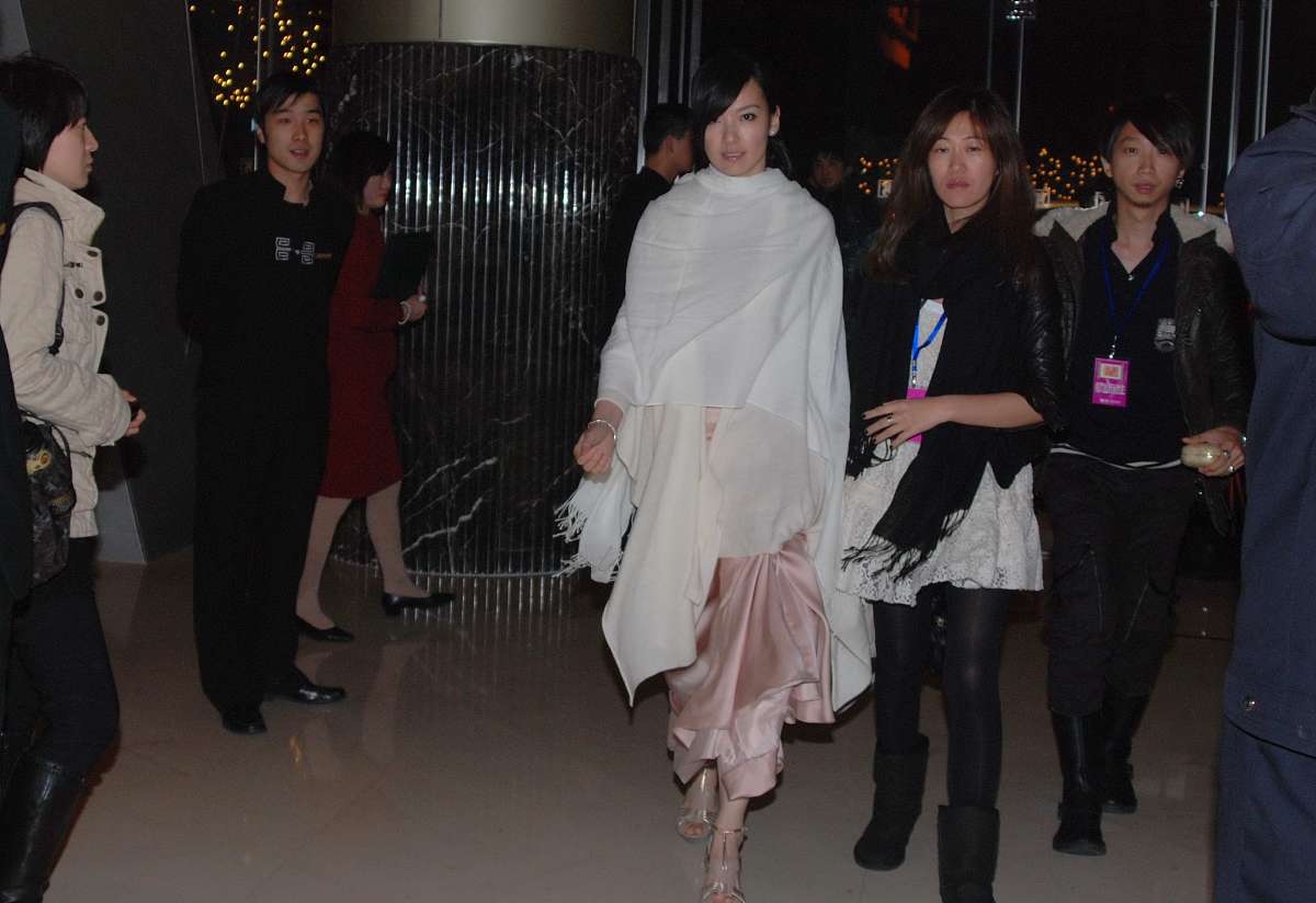 2009年2月28日,上海,2009新娱乐慈善群星会颁奖晚会.***_***林熙蕾+++