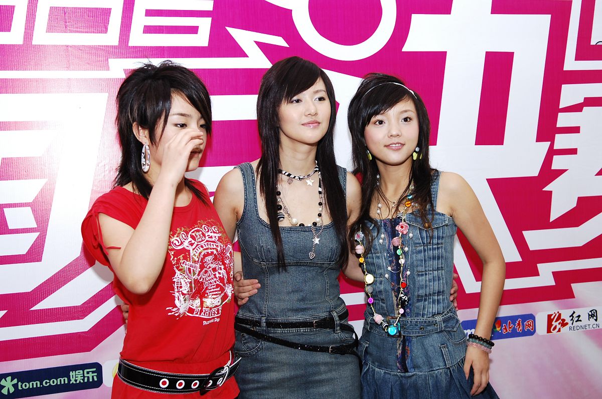 2006年8月17日晚,超级女声"复活夜"前一晚,各分唱区的3甲和专家评委接