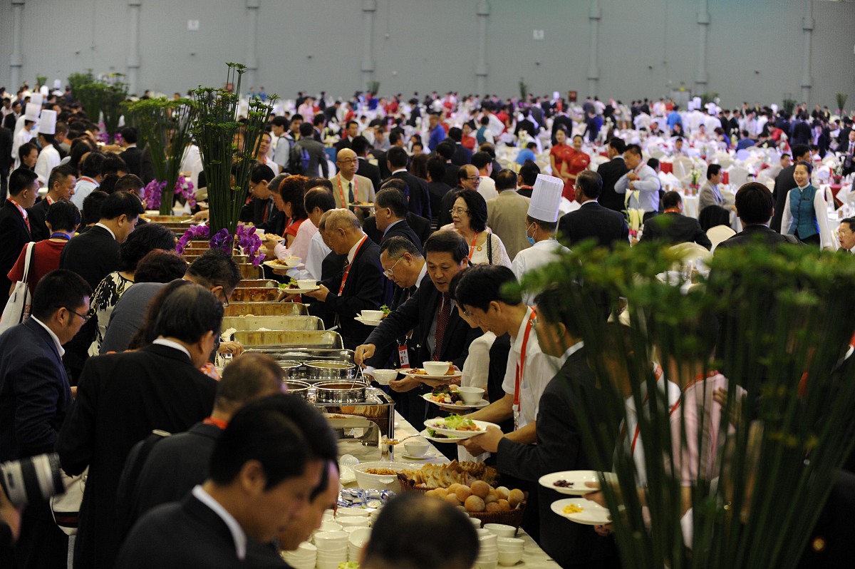 2013年9月25日,成都世纪城新国际会展中心3号馆,参加第十二届世界华商
