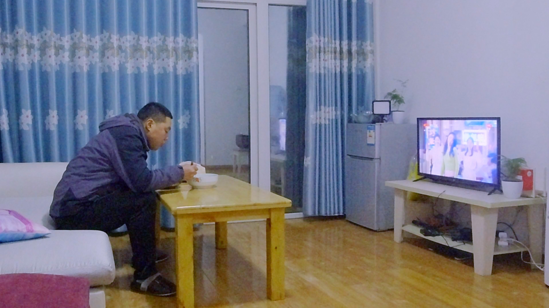 打工仔买了一个不锈钢洗菜篮子,塑料的太容易脏,这个要好些吗?