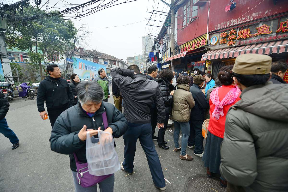 湘乡市老百姓有困难怎么联系媒体曝光？要求：写一篇1000字左右的文章不能出现电话。