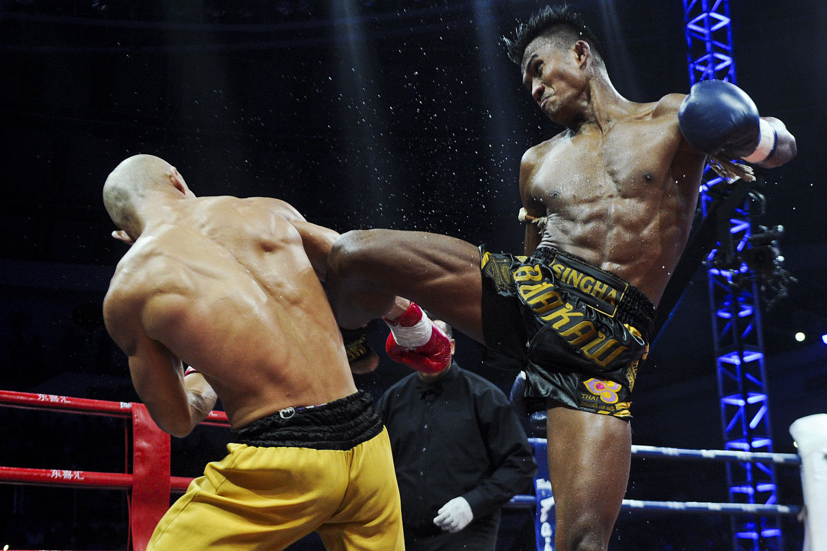 解说WWE第1537期 米兹击败强尼的比赛