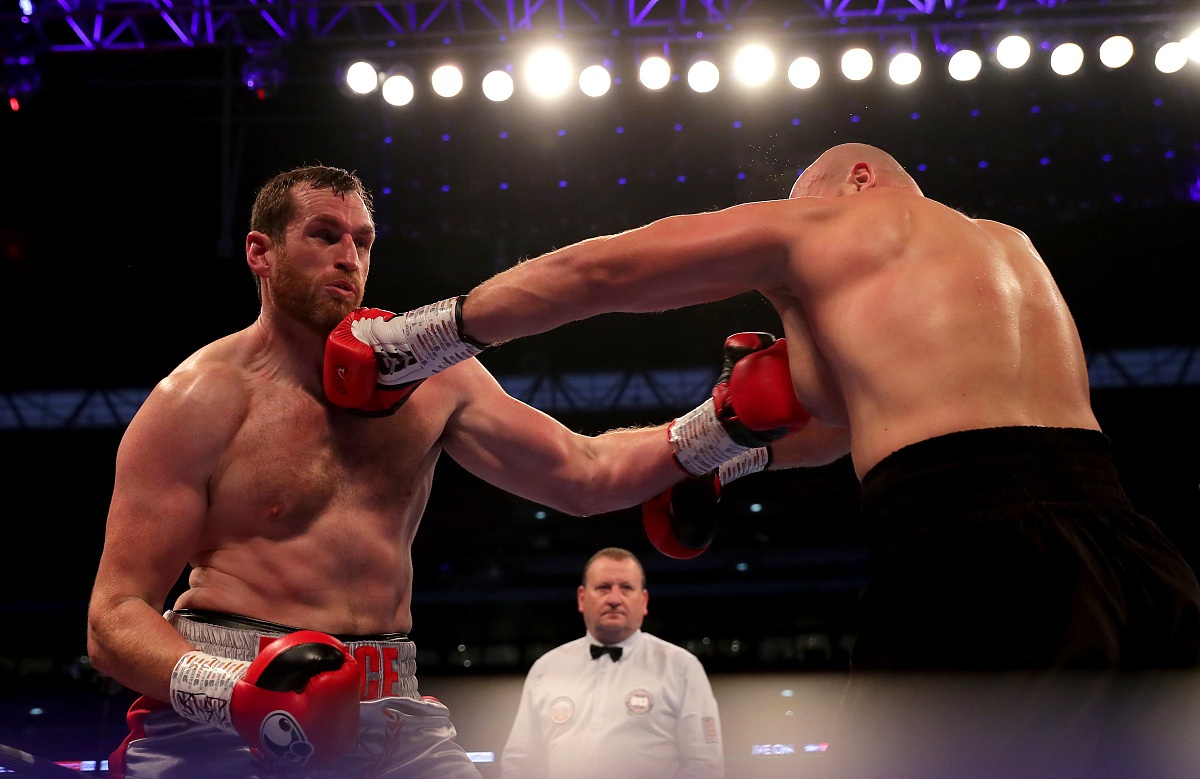 以专业解说的角度解说一下WWE 第1538期 巴伦科尔宾击败户泽阳的比赛