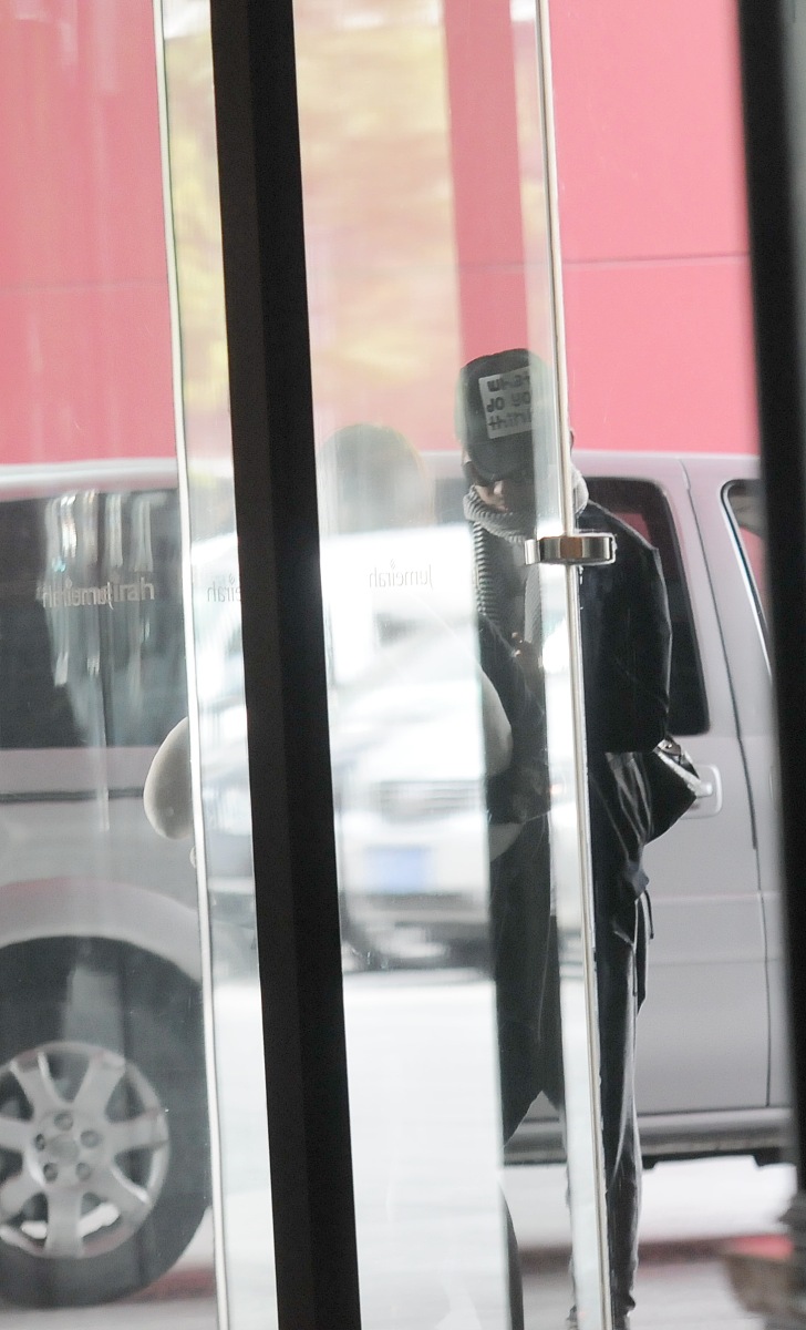 奥迪A6C7外门玻璃饰板安装教程