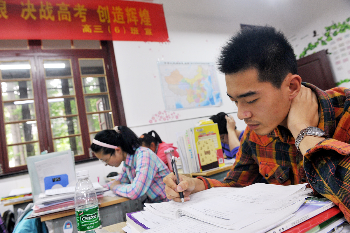 小学教研员必备：小学生书写姿势纠正策略文献综述写作指南