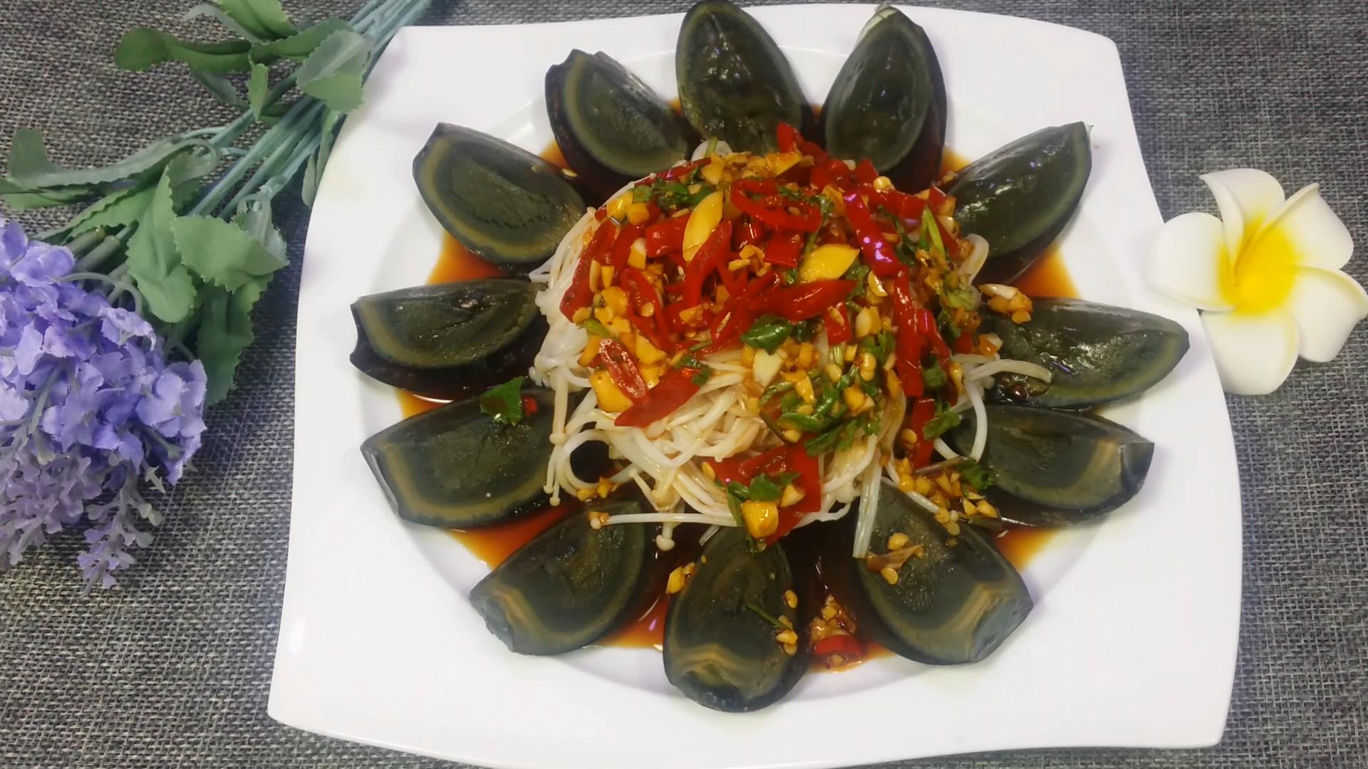 金针菇配皮蛋,好吃又好看!2分钟一道小凉菜,味道绝了