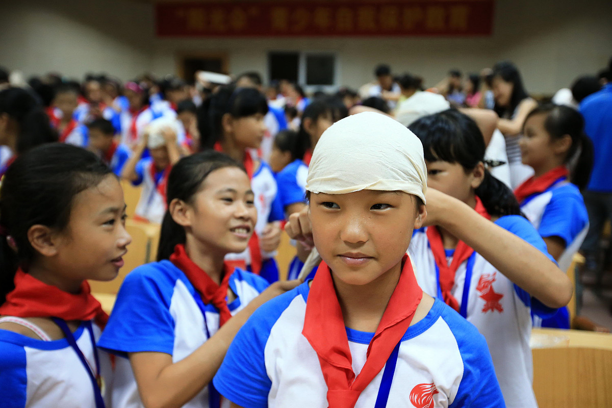 建议将急救知识纳入中小学必修课程