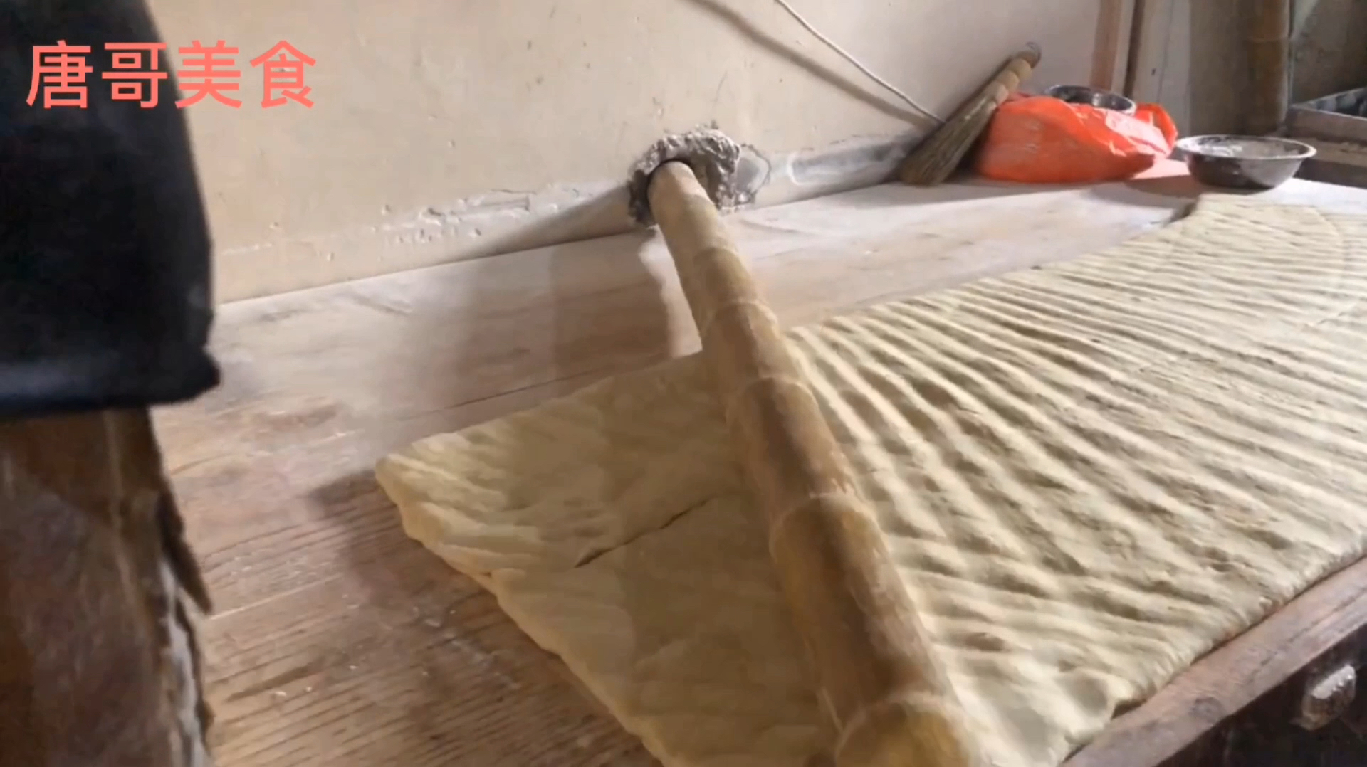 安徽定远大哥自创竹筒压手擀面,鸡皮和鸡丝双料10元一碗