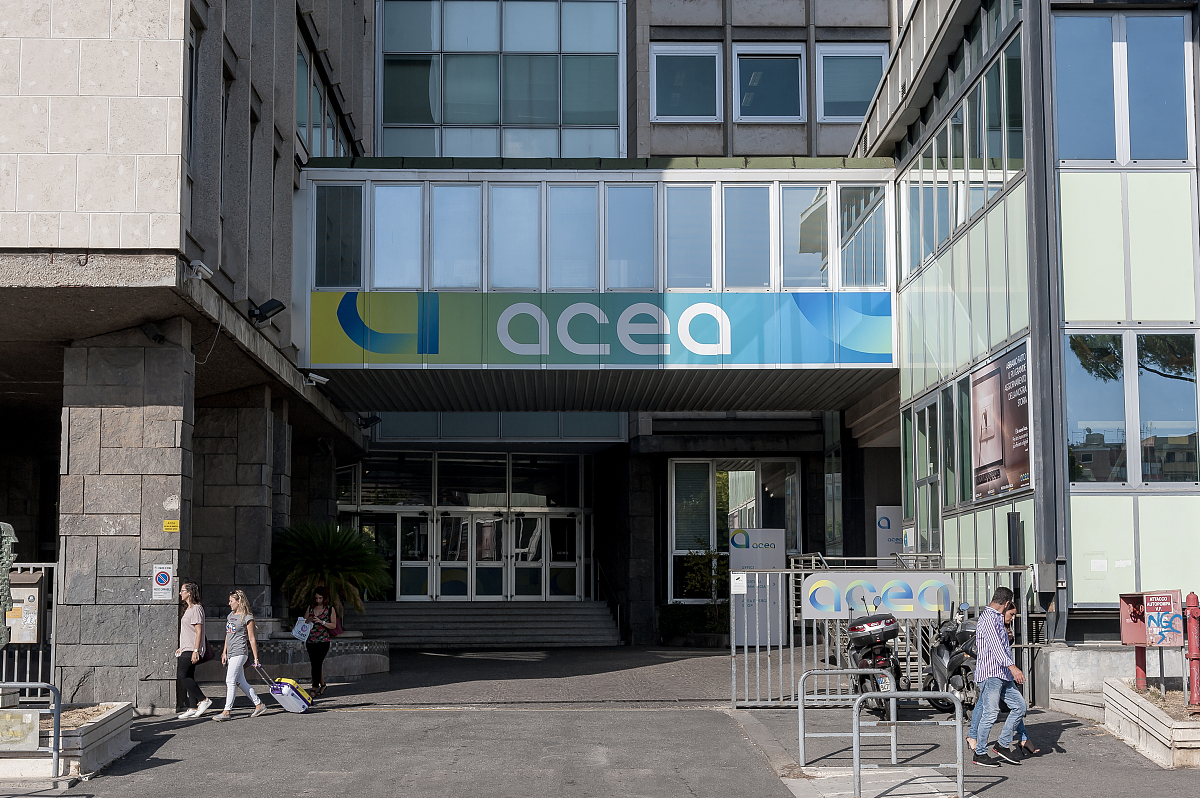 把以下内容翻译成英文
我非常需要这个ARM实例，我需要测试很多内容，我的公司没有这样的环境