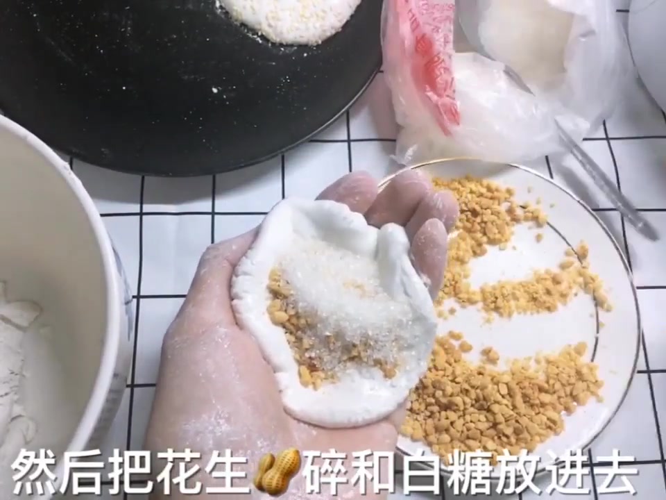 大学生宿舍自制花生糯米糍粑,没想到最后是一个帅气的小哥哥!