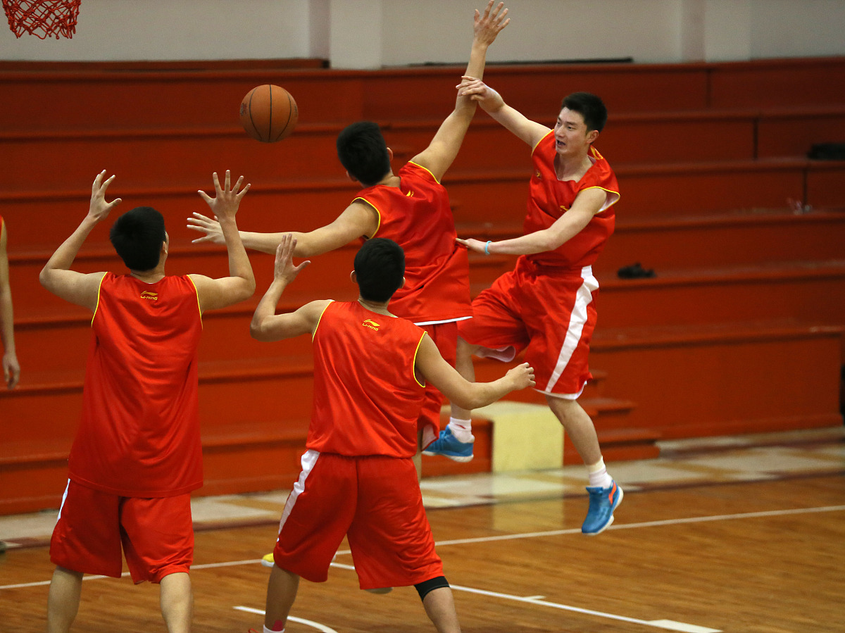 中学篮球队球队准则可以包括哪些方面