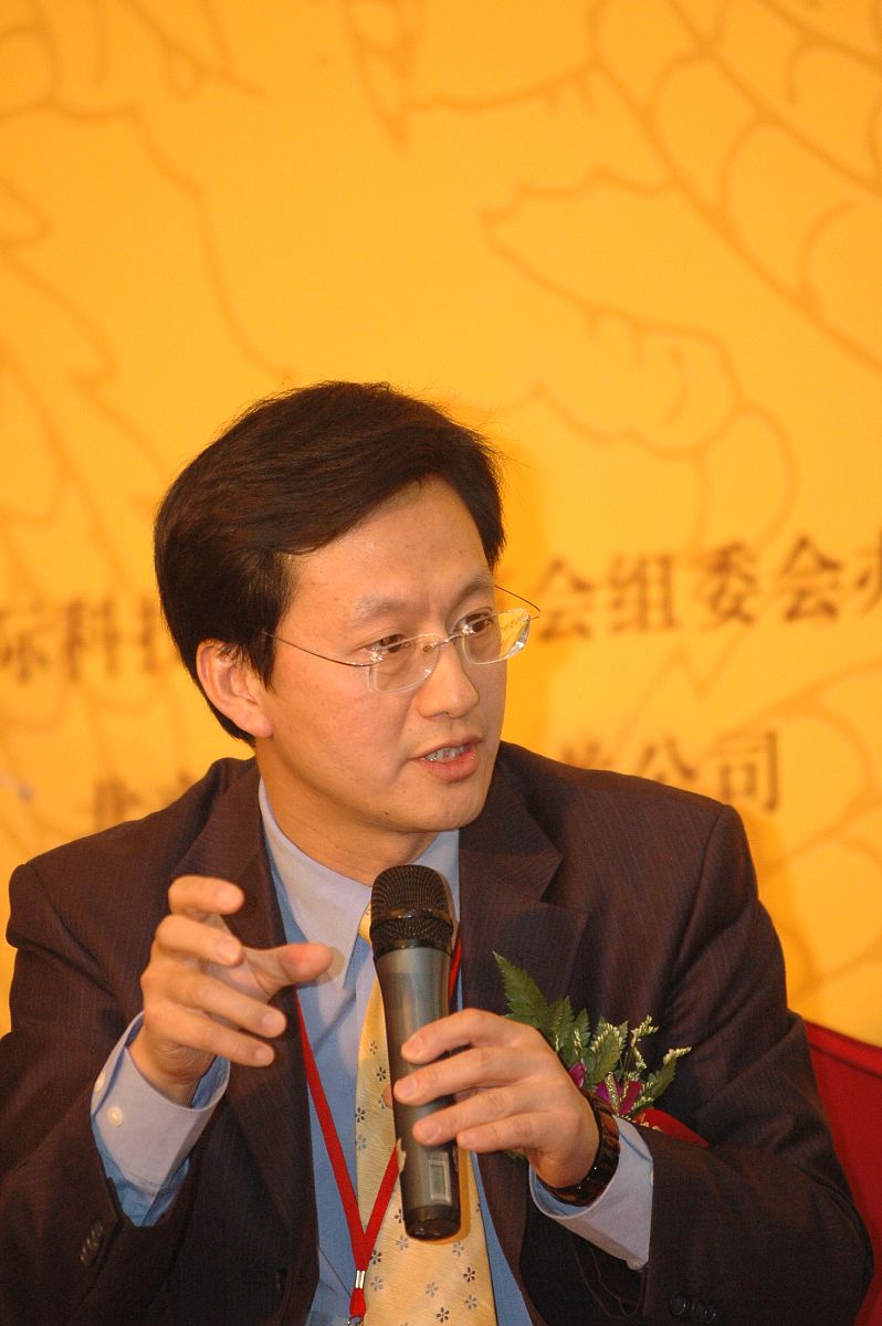 吴飞舟是电信服务行业很有名气的企业思特奇公司的ceo,2005年5月25日