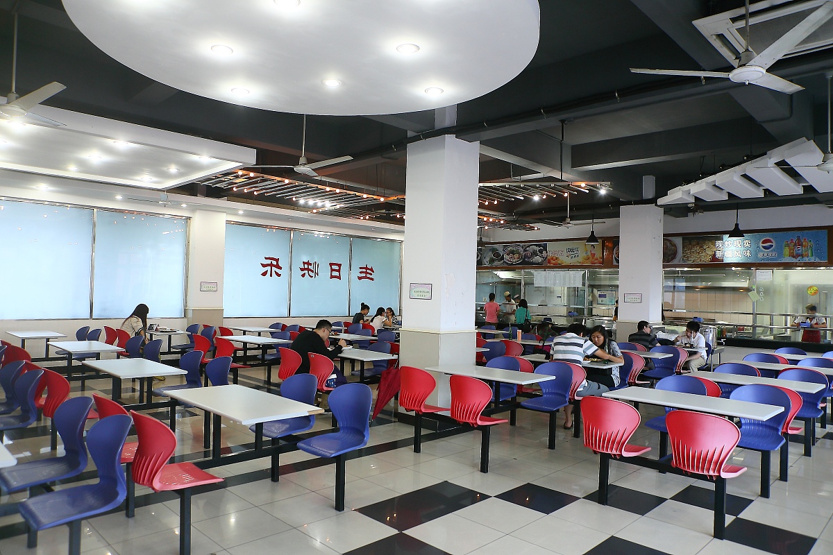 辽源职业技术学院学校食堂环境与寝室宿舍介绍