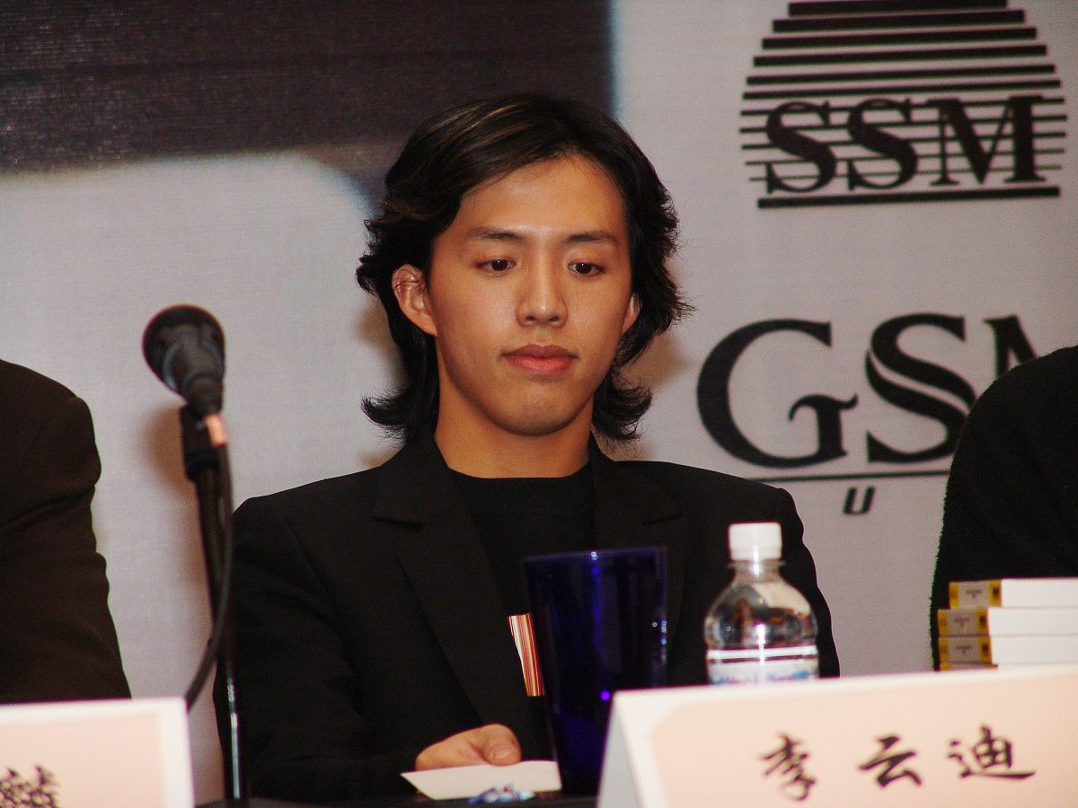 2004年12月20日,北京,钢琴<strong>神童</strong>李云迪第三张个人专辑《李云迪-肖邦