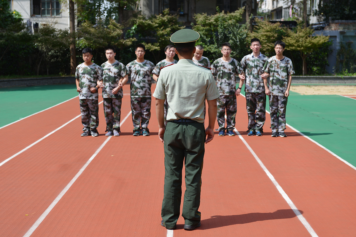 广东2023年初中生女生读什么汽修学校好好麽