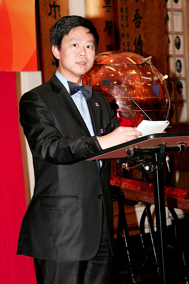2008年3月13日,香港,"东华三院慈善奖券抽奖活动"举行.+++_+++王君馨,