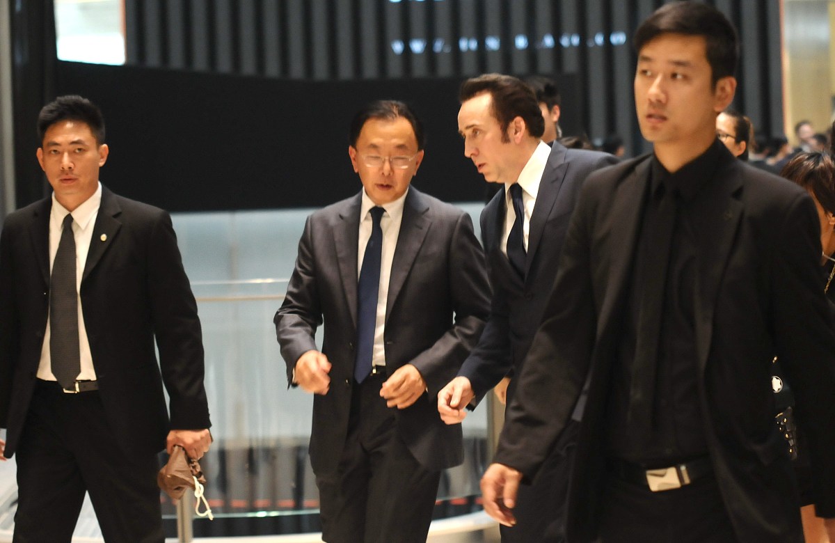 2013年06月02日讯,上海,近日尼古拉斯·凯奇(nicolas cage)现身某商场