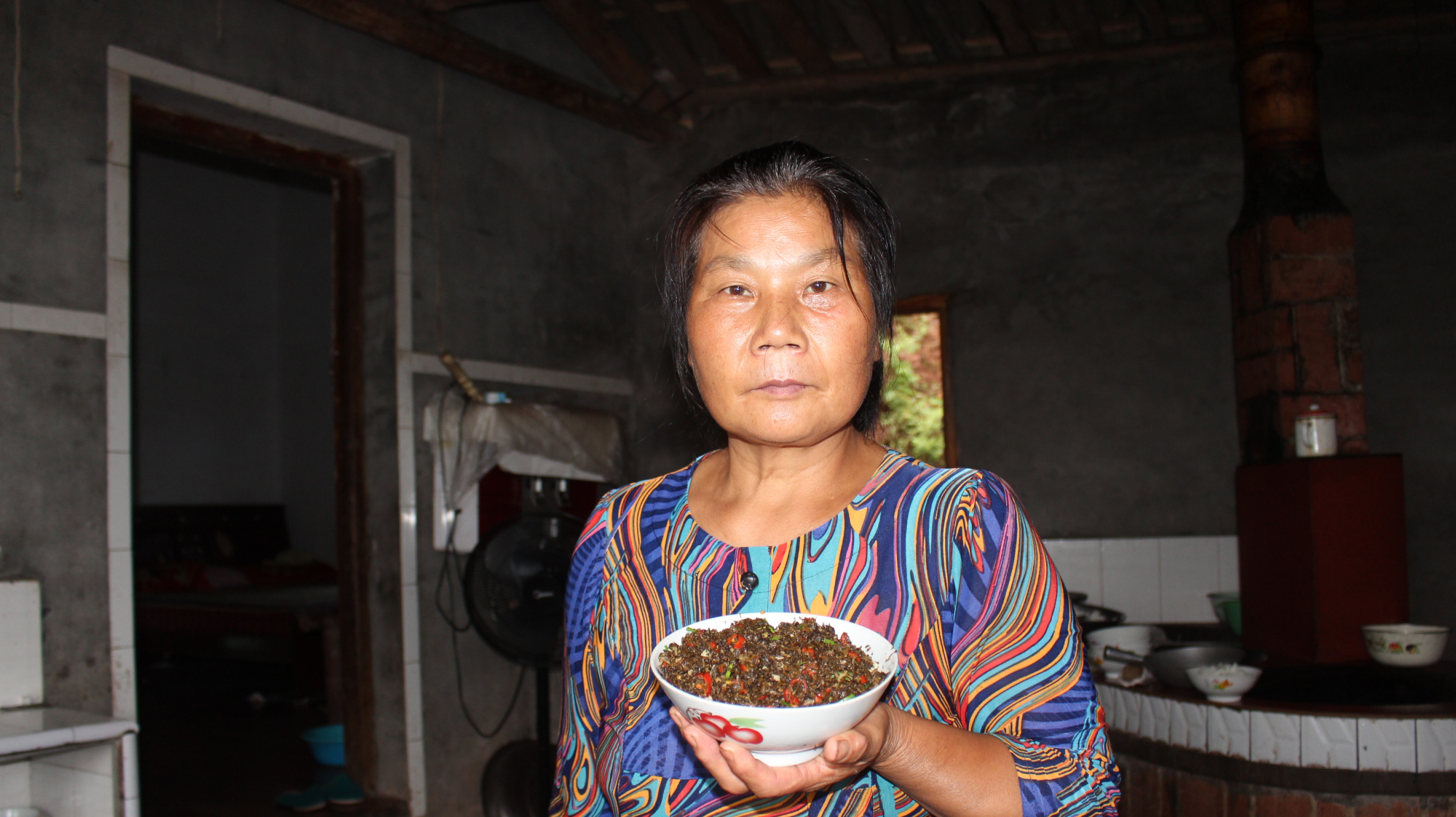 农村妈妈拿出正宗湖南坛子菜,炒上一碗那才叫香,城里很难买得到