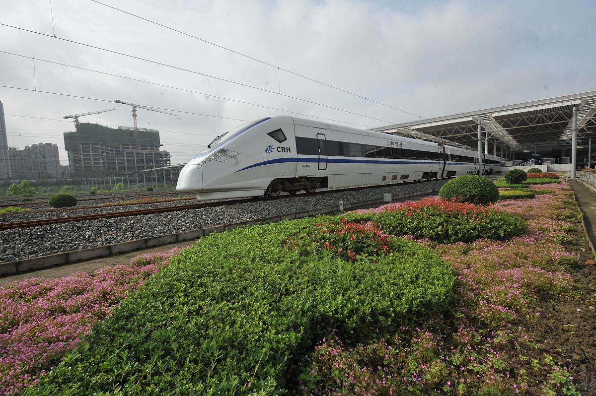 成都市铁路学校招收动车高铁人才定制班