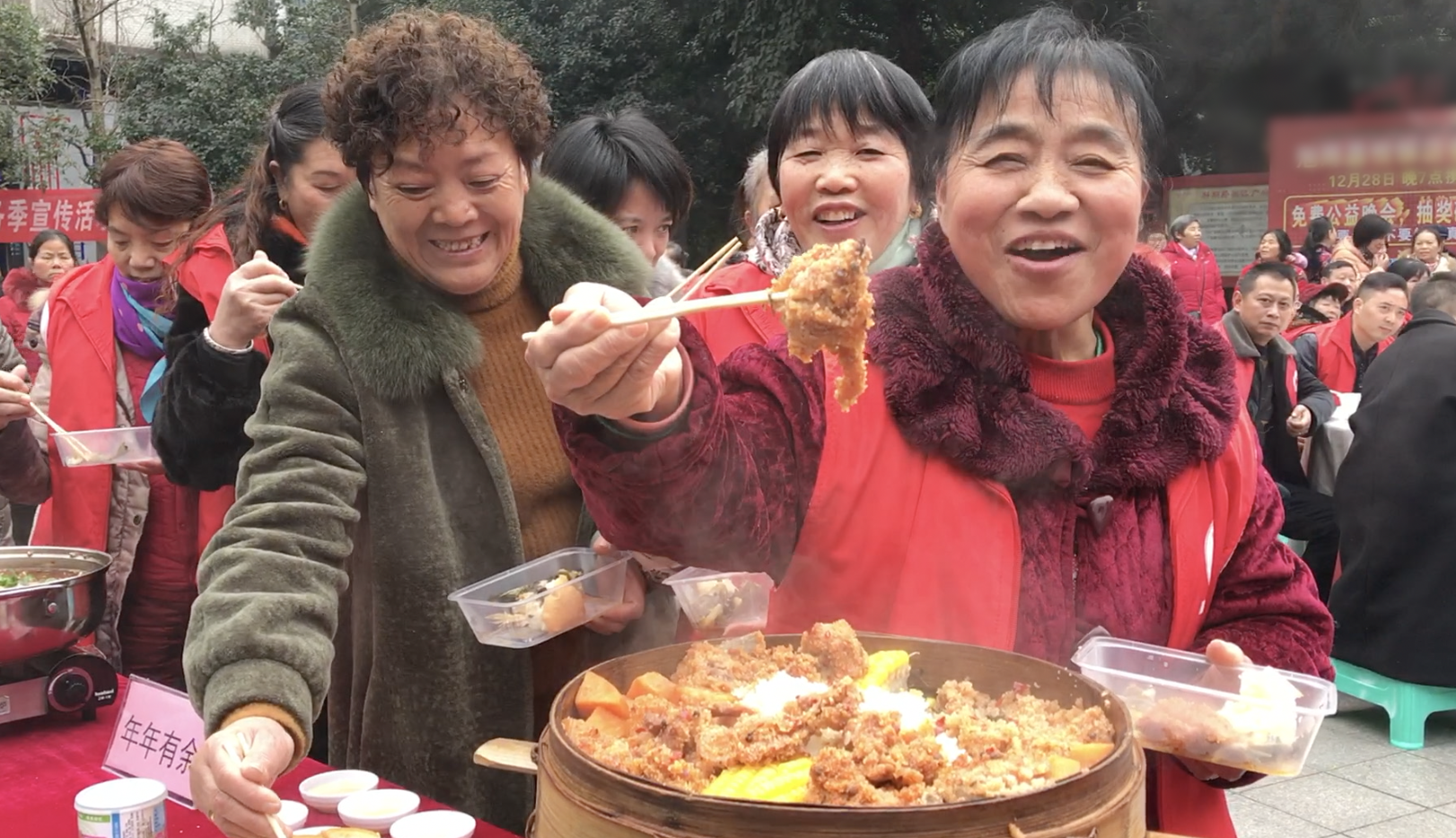 团年饭吃啥?300邻里花式取菜名,鸡爪被叫“抓钱手”
