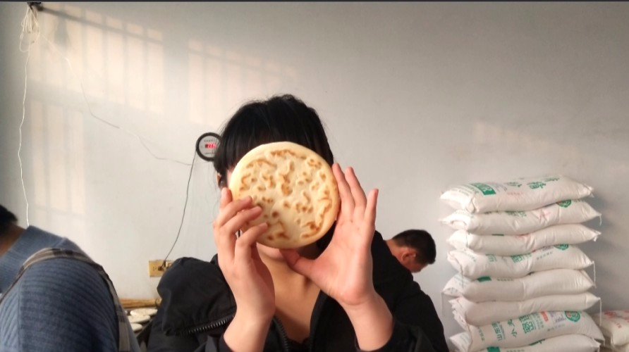 农村妈妈做了比脸大的硬面火烧,一元一个好吃又便宜,是怎么做的