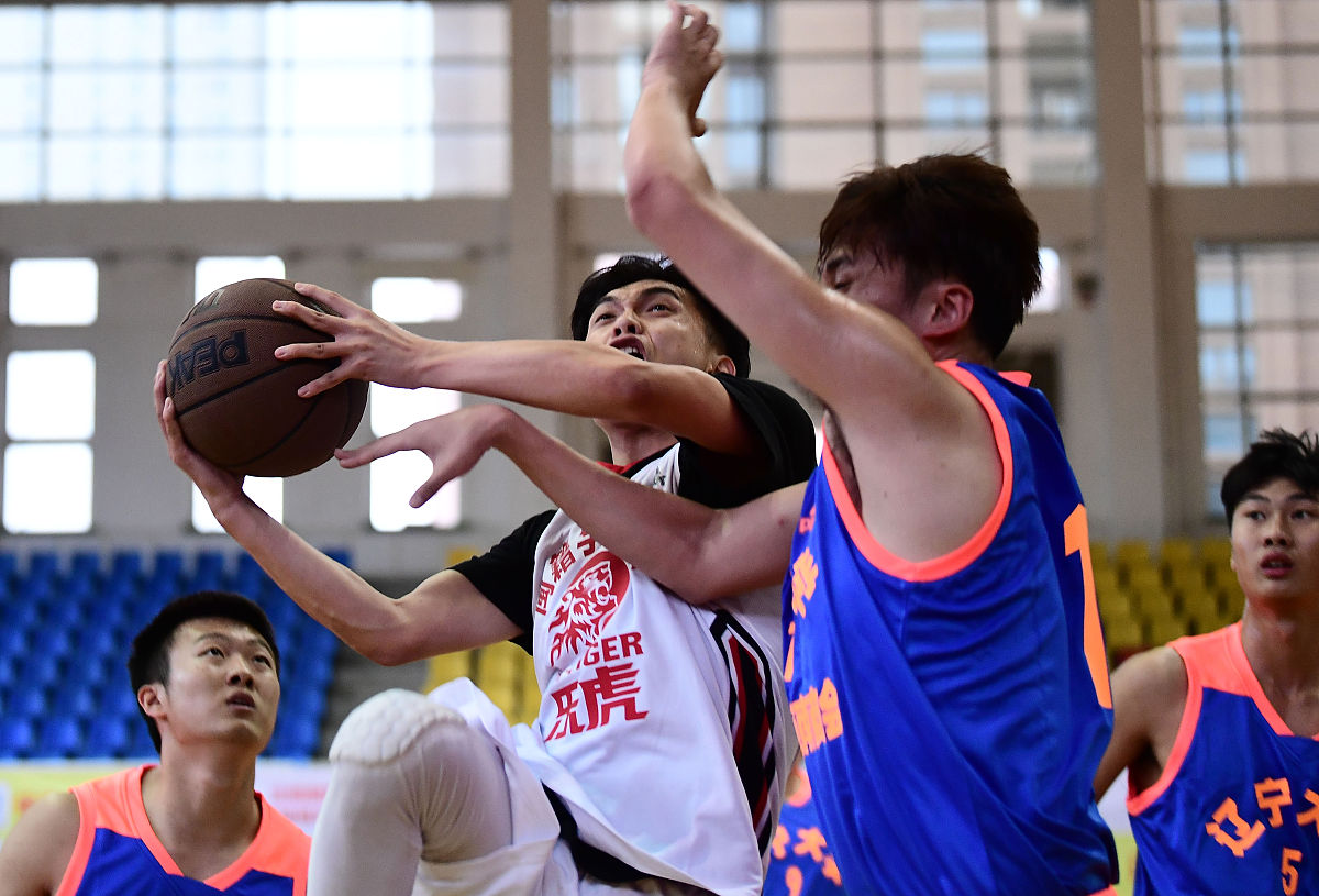 2019年6月29日,辽宁沈阳,2019年闽南商会篮球赛在沈阳举行,吸引30余支