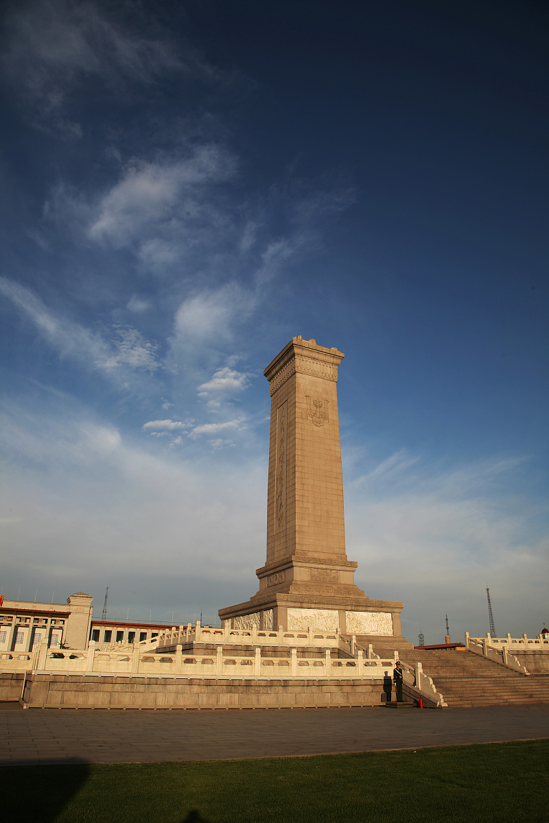 曙光英雄这个游戏的图片风格