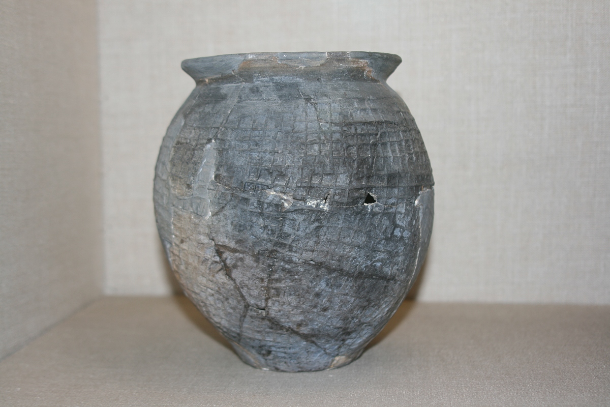 2007年06月05日,中国,龙山文化陶罐(新石器时代晚期)