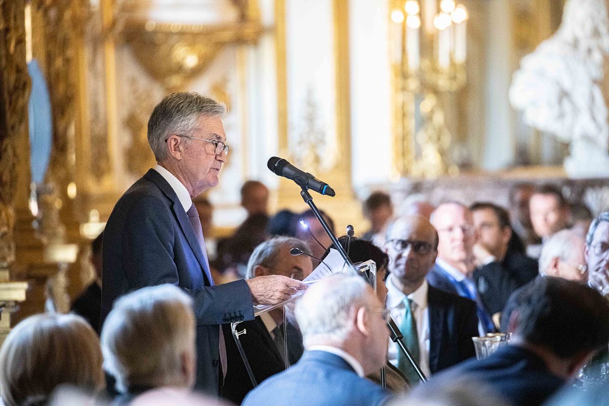 GPT-3.5 Turbo: 世界动荡不安，中国笃行担当