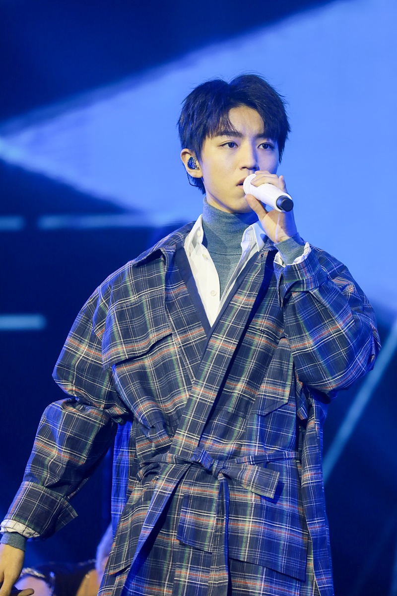 《满江红》上映42天破45亿票房！沈腾易烊千玺“赤胆无畏”片段燃爆全场