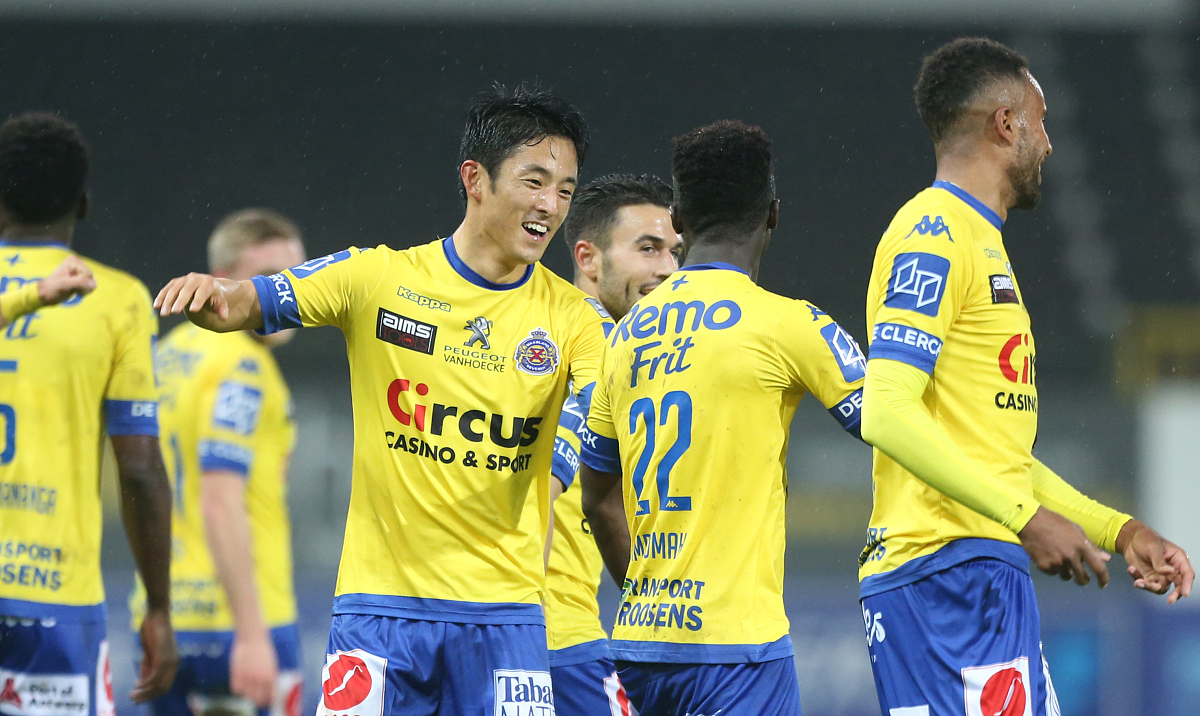 excel表怎样批量横向求和