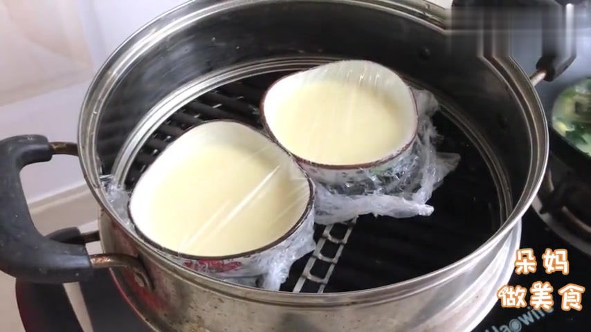 1个鸡蛋1盒牛奶,在家也能做鲜奶布丁,奶香浓郁,一份不够吃
