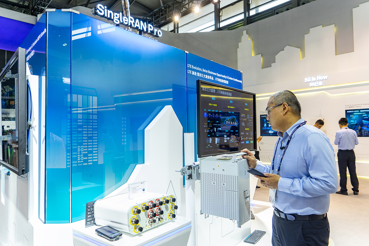 亿维PLC 200万台下线，国庆献礼！百万豪礼送不停！