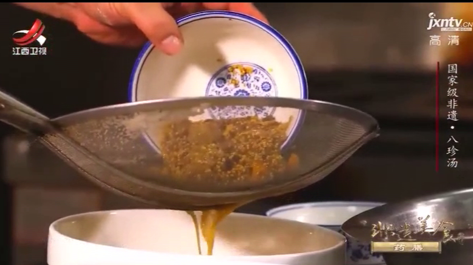 山西太原的美食名片“八珍汤”,别看汤是糊的,却有养心活血之效