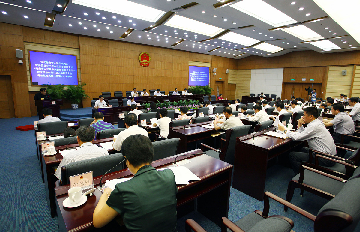 基于清华大学法学院的师资做一个针对于县级法院的培训方案包括培训课程
